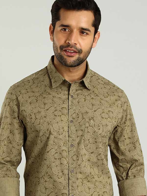 Indian Terrain Men's Slim Fit Full Sleeve Tropical Print Green Shirt